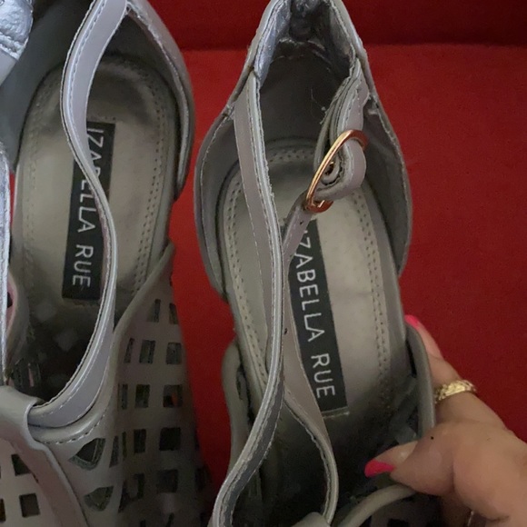 Gray high heels size 8 - Picture 3 of 4